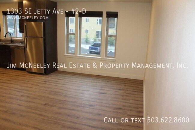 Building Photo - 1303 SE Jetty Ave