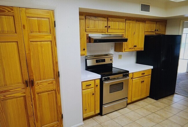 Building Photo - Beautiful 3bedroom 2 bathroom