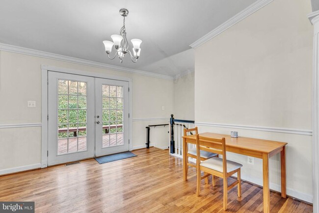 Building Photo - 4415 Elmwood Dr