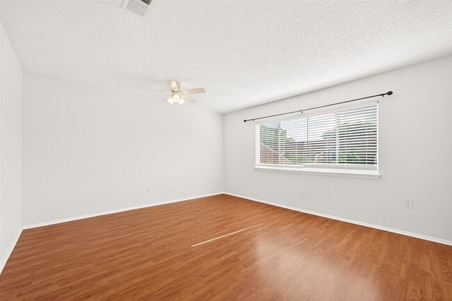 Building Photo - 11677 Village Pl Dr