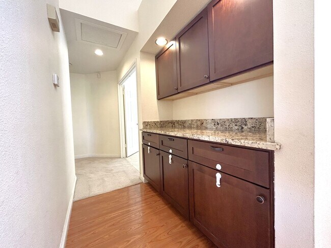 Building Photo - 904 Sky Meadow Pl