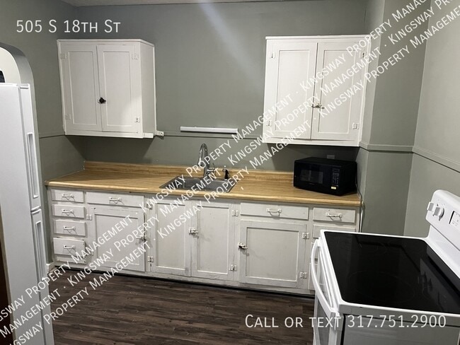 Building Photo - 505 S 18th St