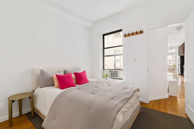 Building Photo - 273 Albany Ave