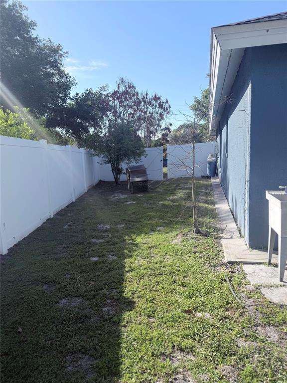 Building Photo - 2618 Hawthorne Ln