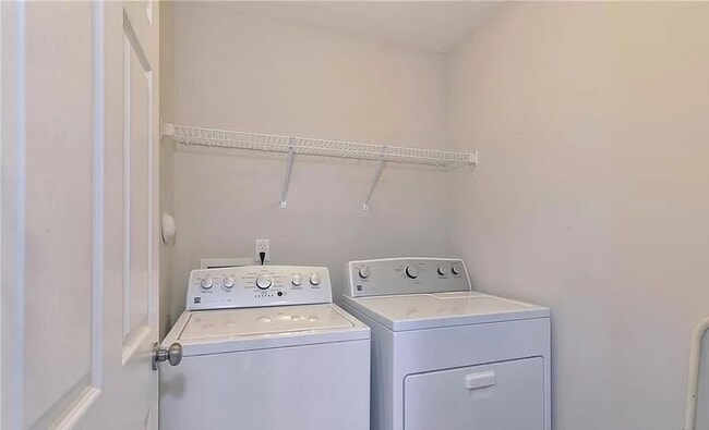 Building Photo - 4715 Minutemen Way