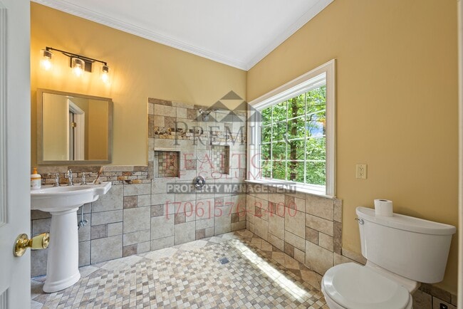 Building Photo - 7351 Winding Ridge Rd