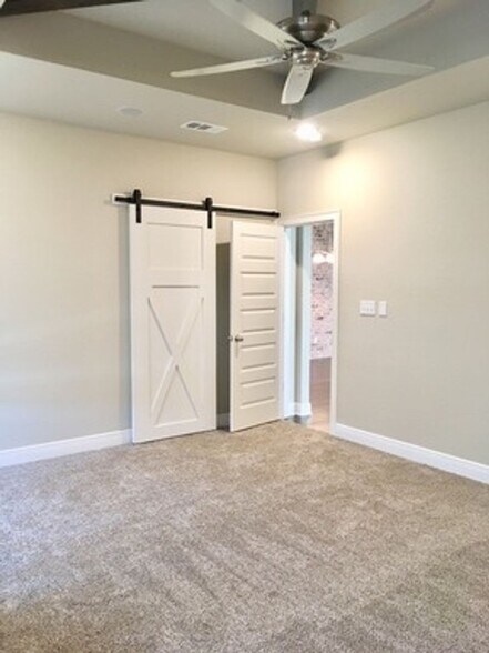 Building Photo - 203 N Powderhorn Dr