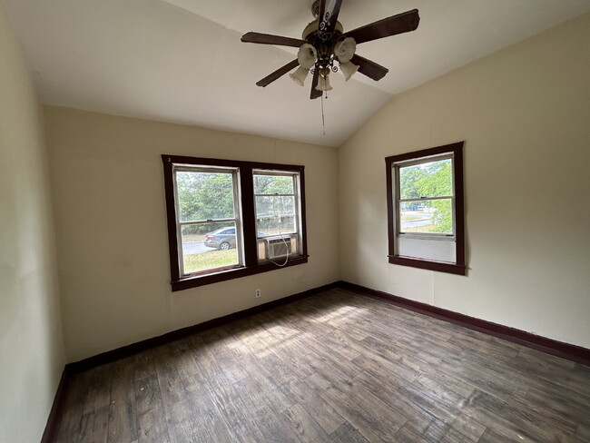 Building Photo - Home for Rent