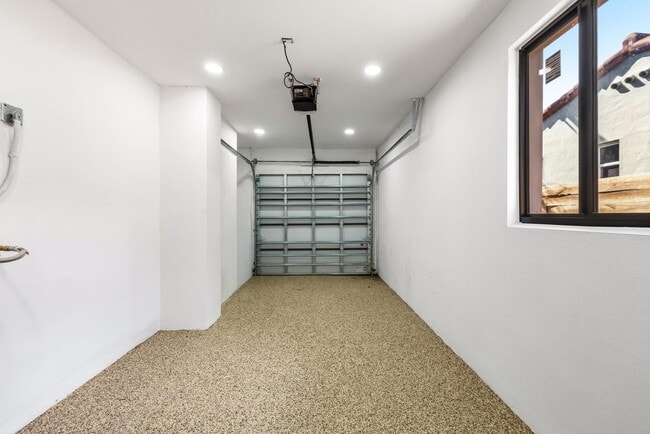 Building Photo - 751 NE 80th St