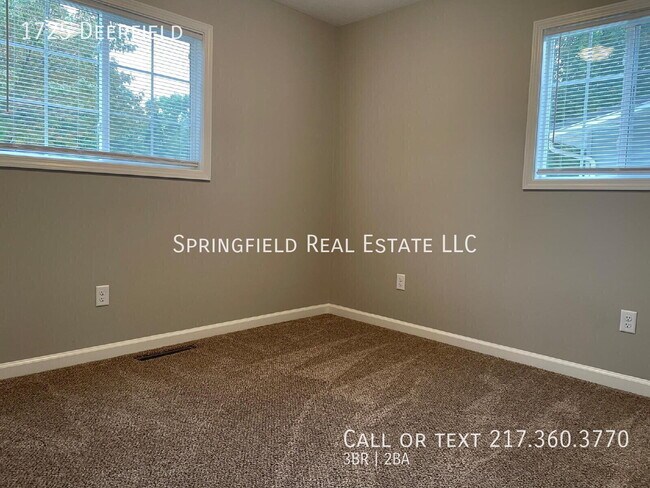 Building Photo - 1725 Deerfield-
