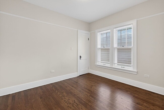 Building Photo - 741 S Jackson St