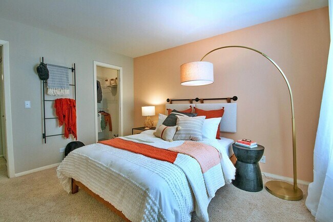 Building Photo - 4117 Landing Dr