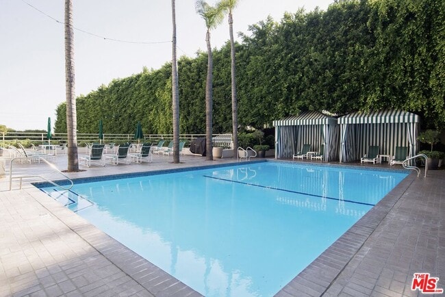 Building Photo - 1131 Alta Loma Rd