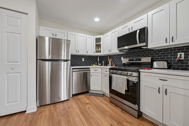 Building Photo - 495 Witney Ct