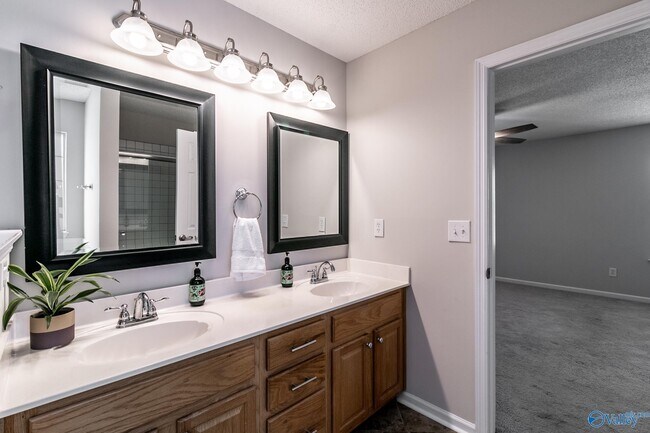 Building Photo - 114 Clover Ridge Dr