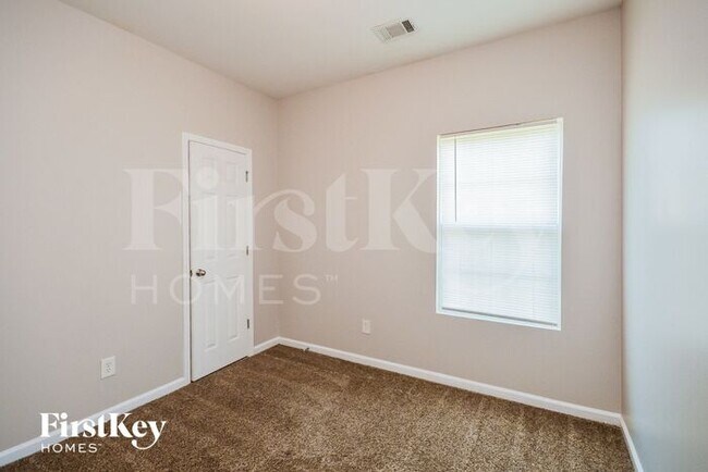 Building Photo - 5068 Pioneer Pkwy