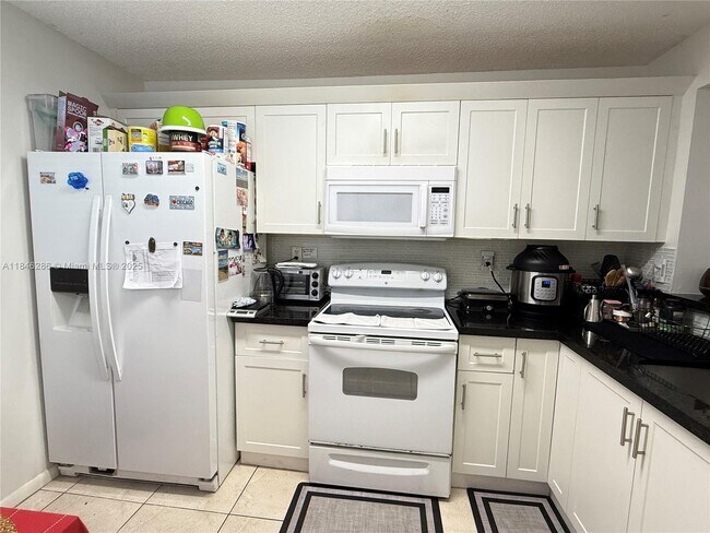 Building Photo - 4764 NW 114th Ave