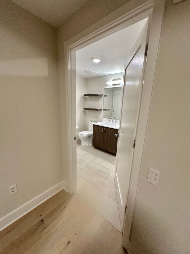 Building Photo - NEW SPECIAL -Navy Yard Luxury 1 Bedroom Co...