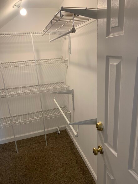 2nd level Bdrm 4-walk in closet-pic 1 - 307 N 7th St