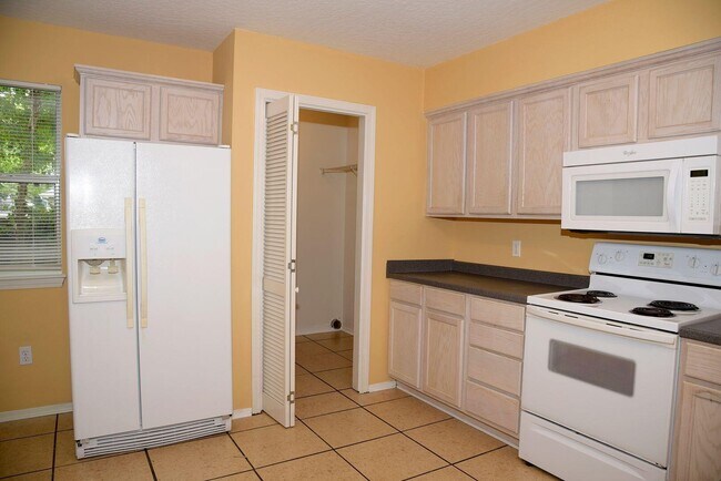 Building Photo - 1810 Shay-Lin Ct