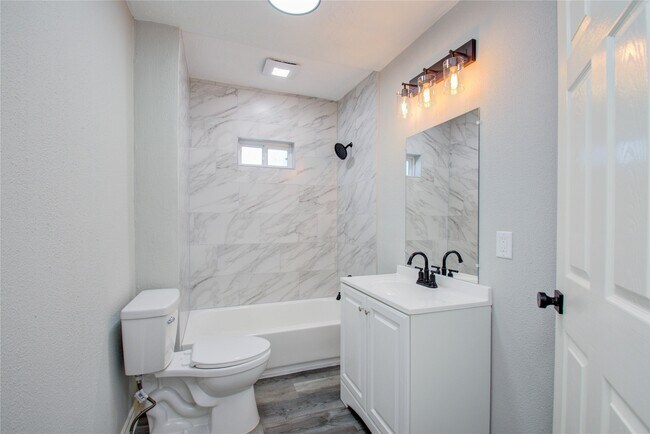 Building Photo - 3403 Gano St