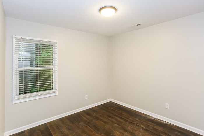 Building Photo - 300 Brookside Dr