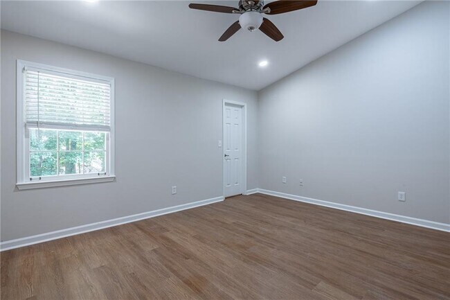 Building Photo - 3994 Elm St