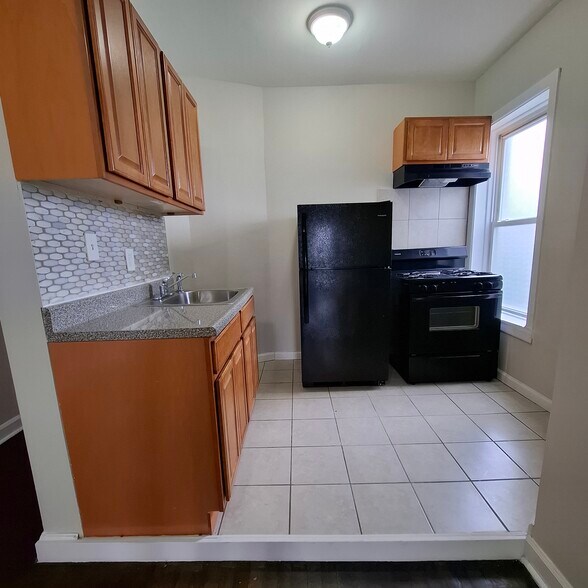 220 Roseville Ave 401 - 219 Roseville Ave