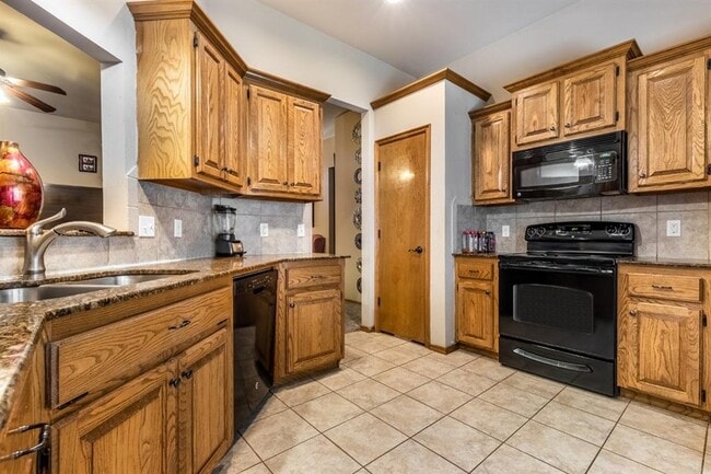 Building Photo - 8205 Hillers Rd