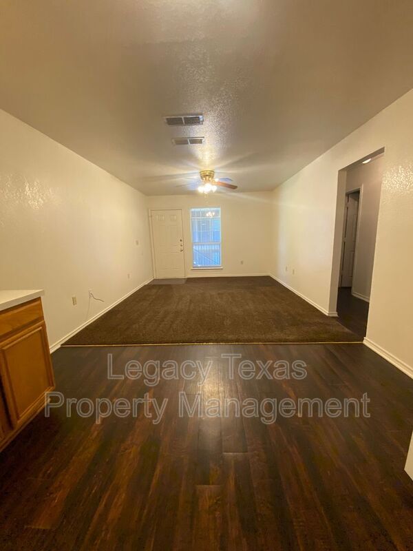 Building Photo - 1112 Williams Ave