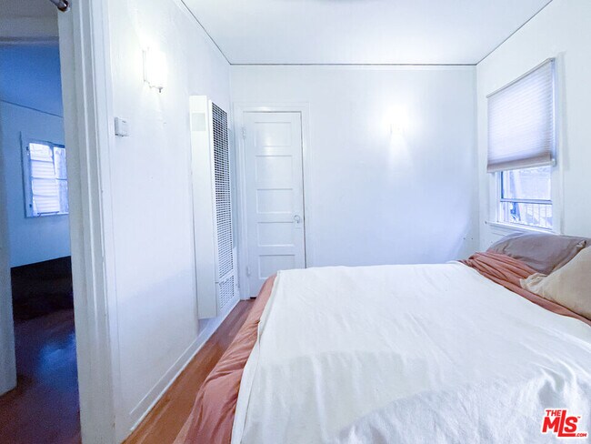 Building Photo - 1120 20th St