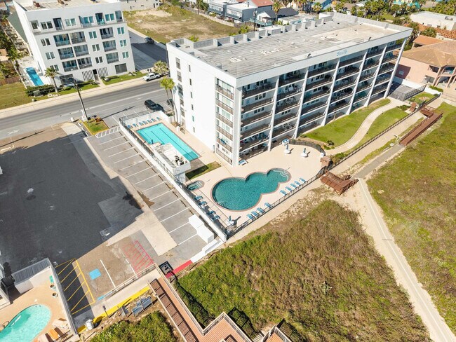 Building Photo - 134 E Huisache St