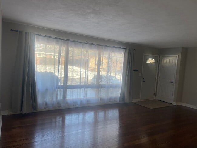 Building Photo - 3303 Greenwood Ave