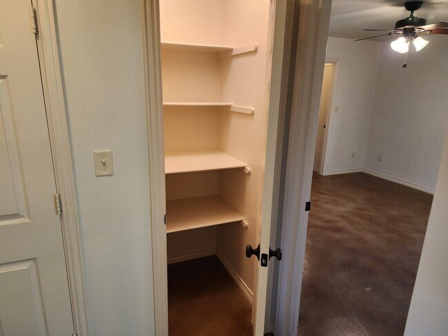 Building Photo - 13372 Country Meadow Ln