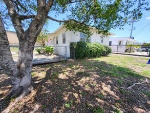 Building Photo - 640 NW 77th St