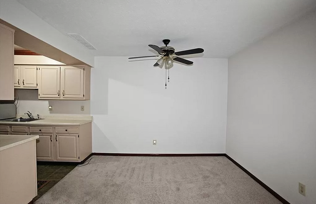 Building Photo - 13974 Oakbrook Dr