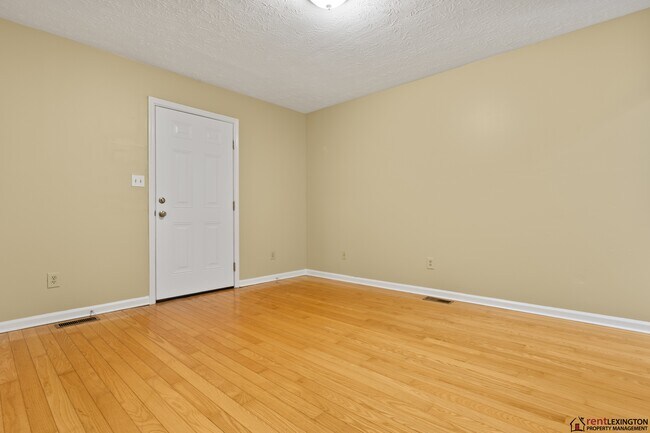 Building Photo - 531 Bell Pl Dr