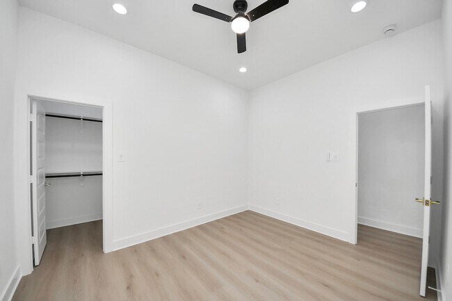 Building Photo - 8601 Amadwe St