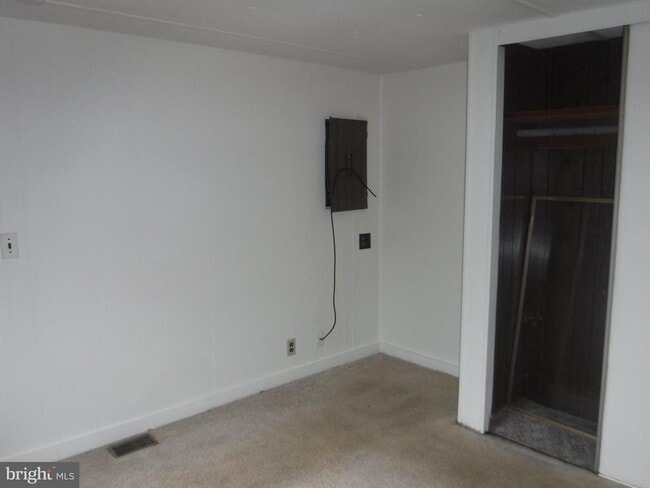 Building Photo - 53 Shamrock Ave