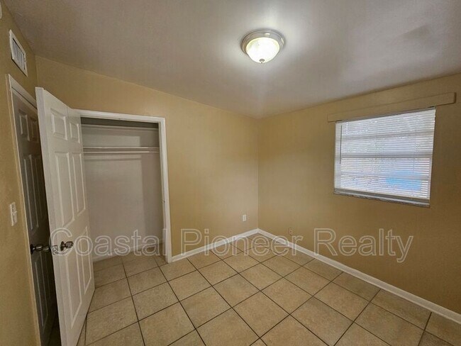 Building Photo - 4431 Atwater Dr