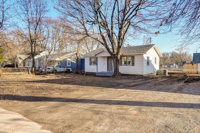 Building Photo - 1816 W Olive St