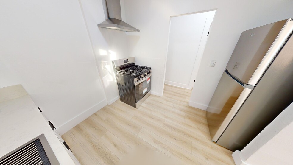 Interior Photo - 3rd St