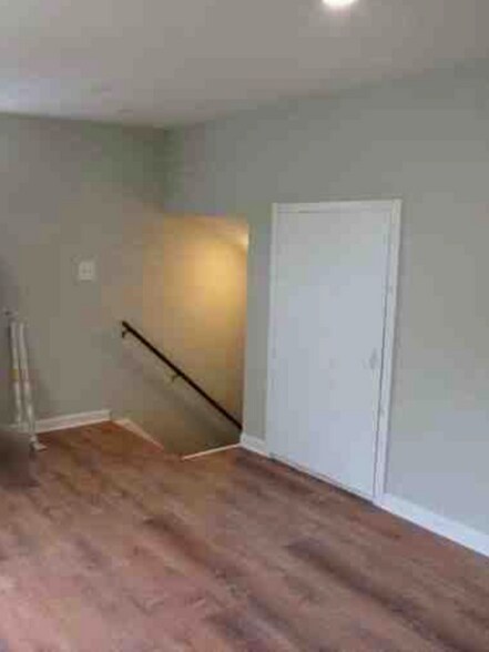 Building Photo - 24 Steinhardt Ave