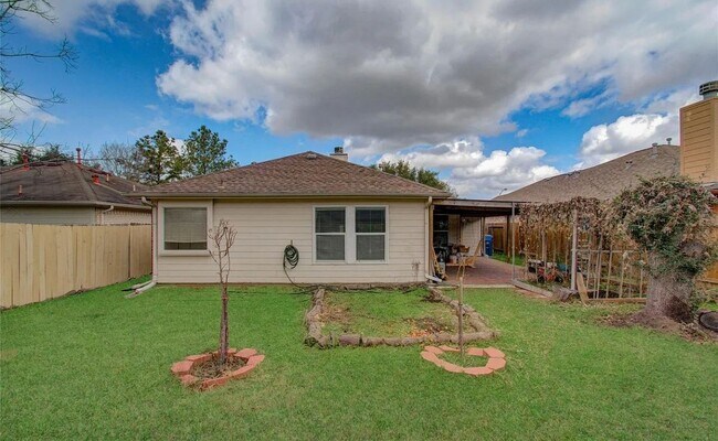 Building Photo - 18135 Flower Grove Ct