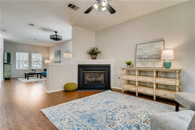 Building Photo - 903 Peyton Pl