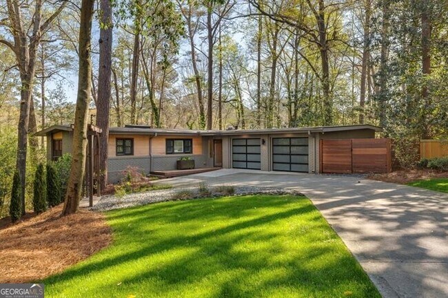 Building Photo - 1921 Walthall Dr NW
