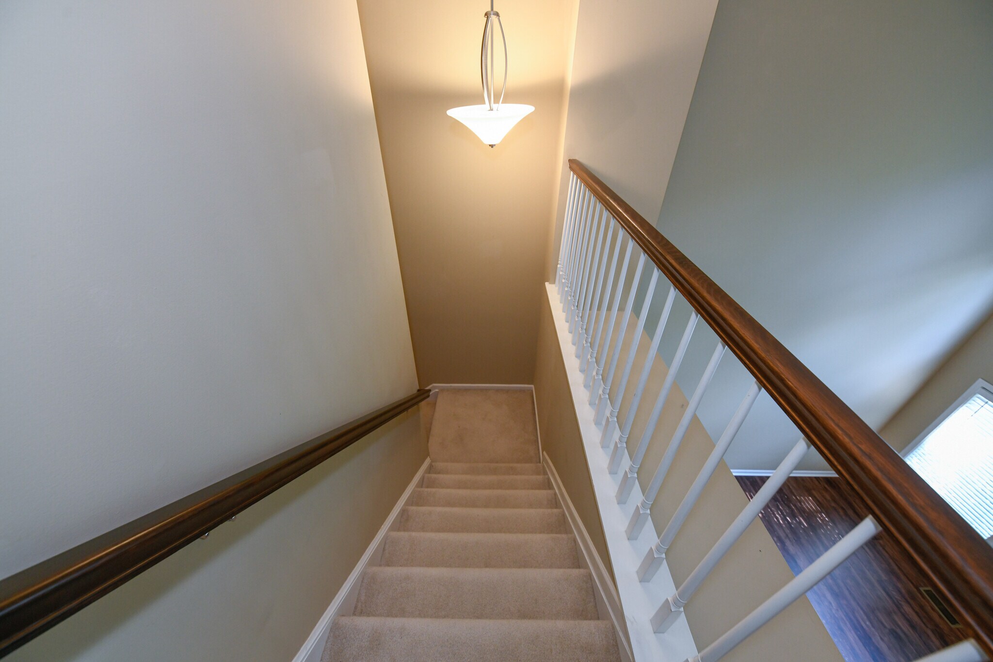 Building Photo - 5845 Crescent Ridge Dr