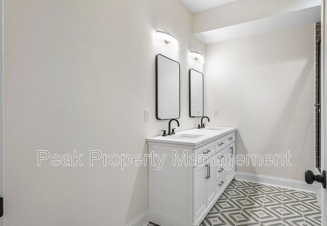 Building Photo - 1322 N 31st St