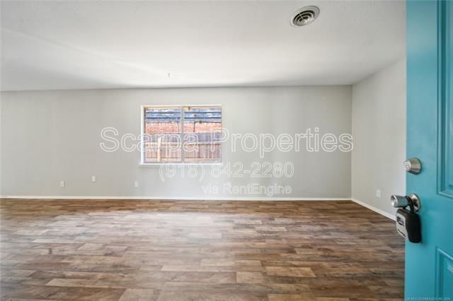 Building Photo - 5520 E 47th Pl