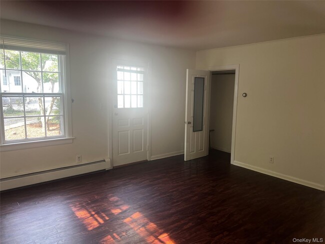 Building Photo - 14 Oyster Bay Road